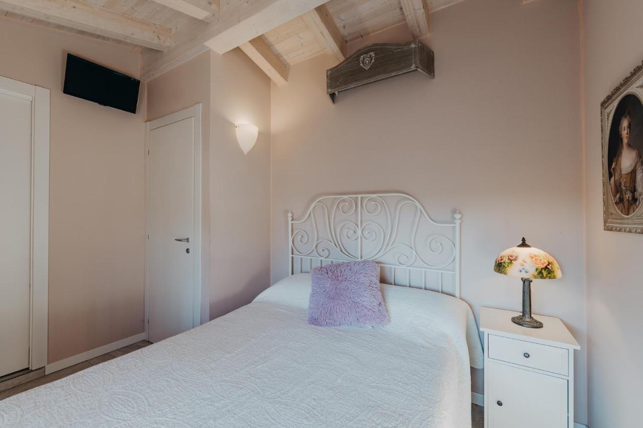 Le Due Dame Hotel Manerba del Garda Buitenkant foto